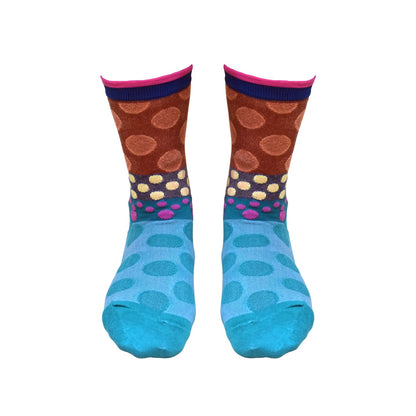 Stylish men's ankle length socks in a versatile shade, perfect for casual or active use.