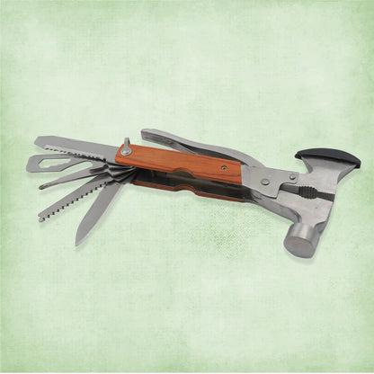 The handy hammer multitool with its redwood handle, an ideal gift for Dad.