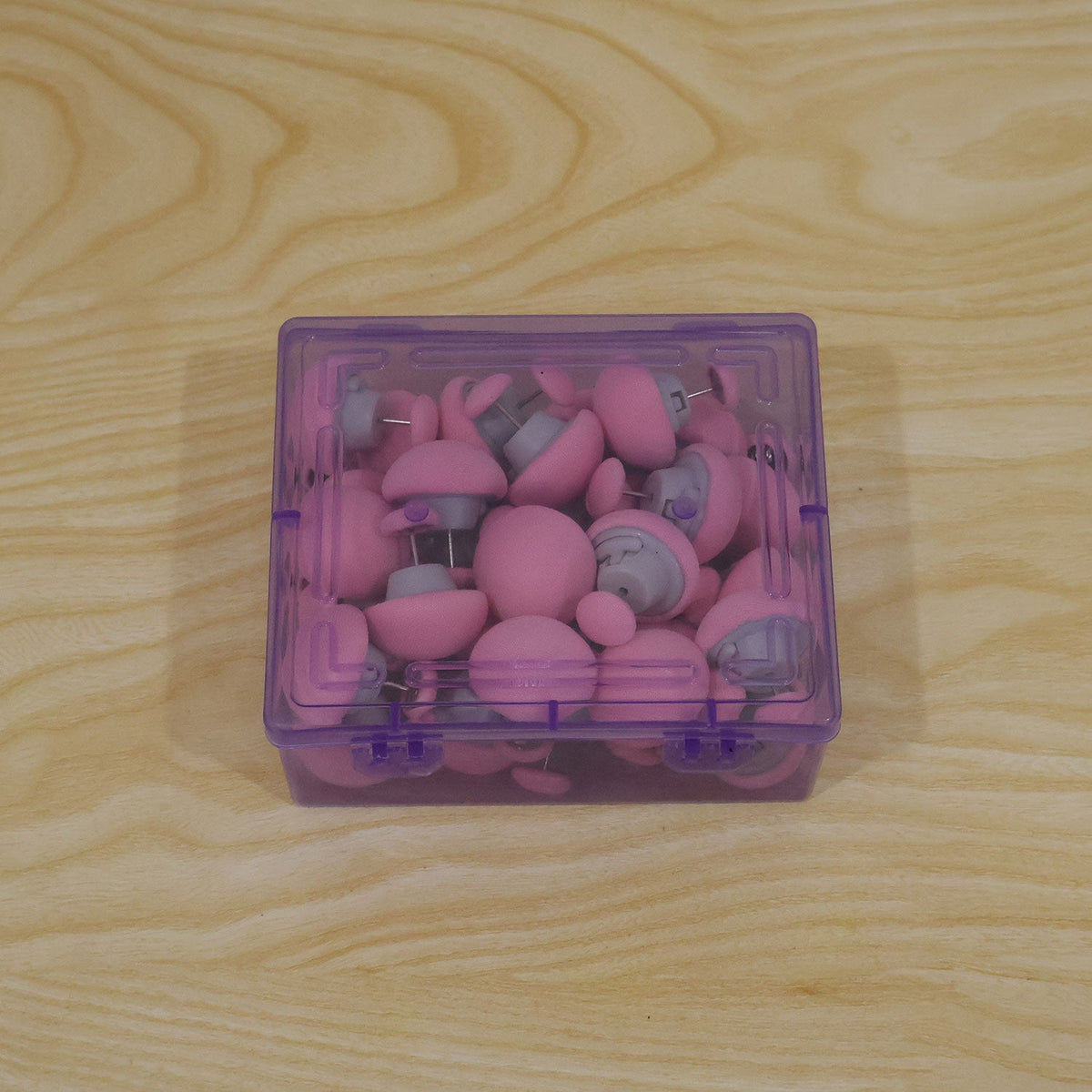Actual plastic box package of duvet fastener buttons