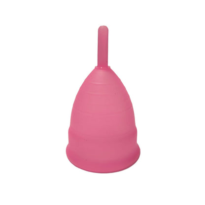 A pink silicone menstrual cup is shown with measurements of 7.5 cm in height and 4.5 cm in width.